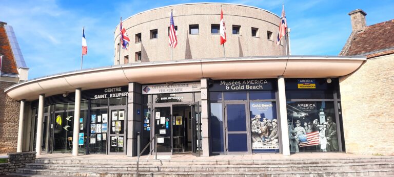 Musées America & Gold Beach 